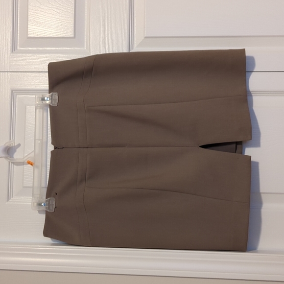 Express, size 12 khaki, short skirt - Picture 2 of 3